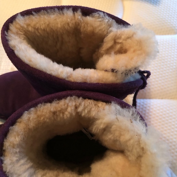 Women’s Bearpaw Boots - Picture 4 of 5